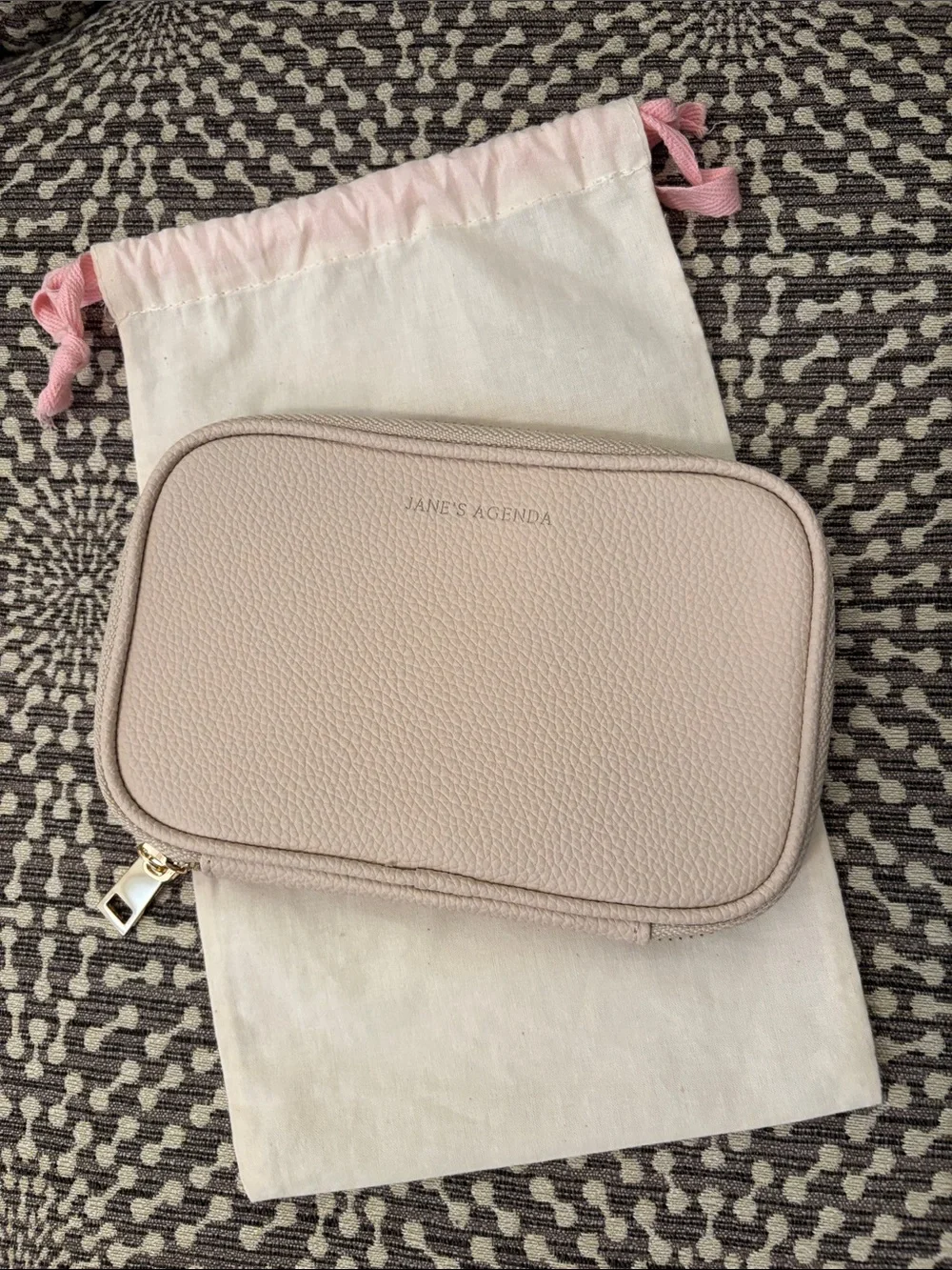 Jane's Agenda Beige Pebbled Faux Leather Zip Around Pen Accessory Pouch Case Bag